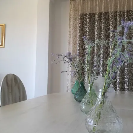 Venetia's Stone House Apartment *